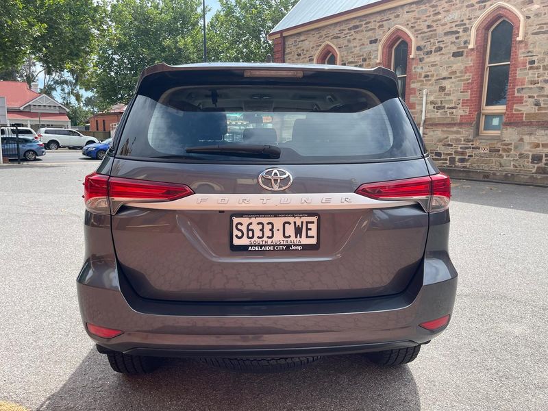 2023 Toyota Fortuner GX Auto 4x4 Photo 7