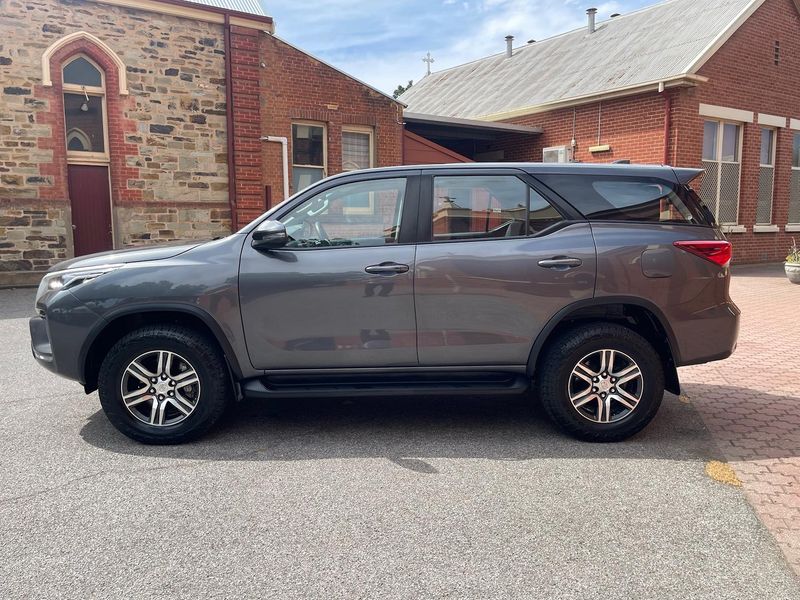 2023 Toyota Fortuner GX Auto 4x4 Photo 5