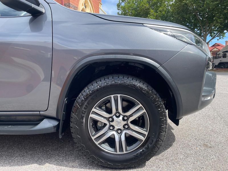 2023 Toyota Fortuner GX Auto 4x4 Photo 10