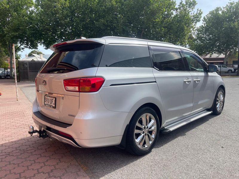 2017 Kia Carnival Platinum Auto MY17 Photo 8