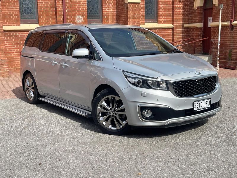 2017 Kia Carnival Platinum Auto MY17 Photo 1