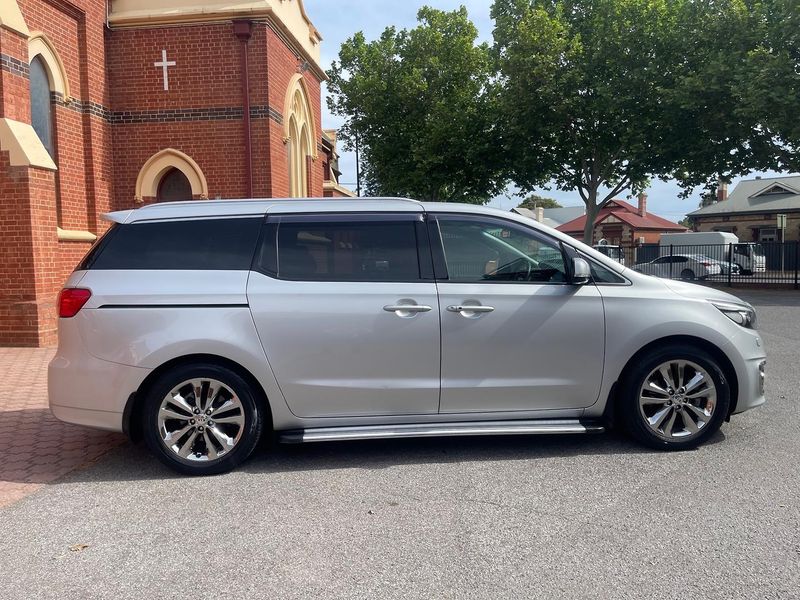 2017 Kia Carnival Platinum Auto MY17 Photo 9