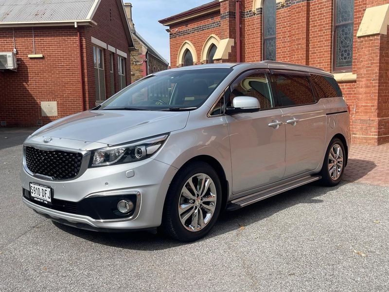 2017 Kia Carnival Platinum Auto MY17 Photo 4