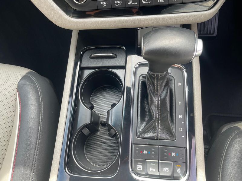 2017 Kia Carnival Platinum Auto MY17 Photo 23