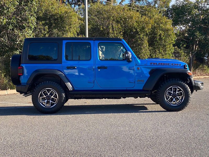 2024 Jeep Wrangler Unlimited Rubicon Auto 4x4 MY24 Photo 3