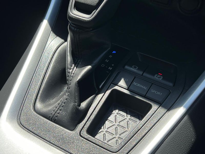 2022 Toyota RAV4 GX Auto 2WD Photo 25