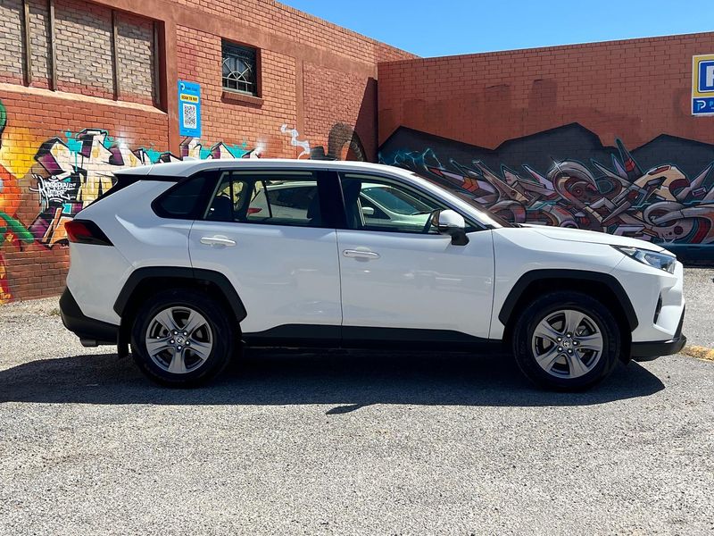 2022 Toyota RAV4 GX Auto 2WD Photo 9